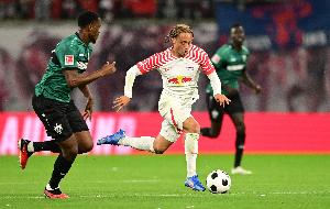 羅馬諾：切爾西仍與哈維-西蒙斯保持聯(lián)系，本周再次與萊比錫談判