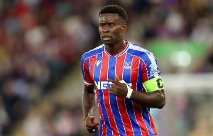 格伊領(lǐng)銜的防線3人同時首發(fā)時，水晶宮在19場英超完成11次零封