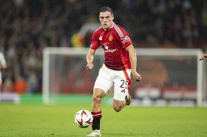 記者：加拉塔薩雷有意曼聯(lián)中場烏加特，已將其列入冬窗引援名單