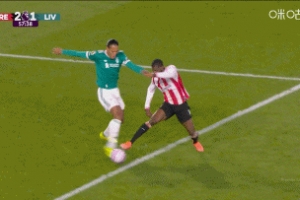 范戴克送點！英超官方：VAR復(fù)核確認(rèn) 范戴克的犯規(guī)發(fā)生在禁區(qū)線上