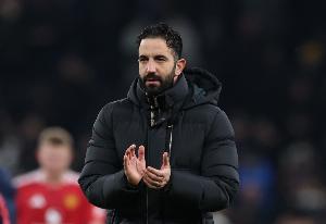 曼聯(lián)本賽季英超5個主場拿下4勝，也是2年來首次主場聯(lián)賽4連勝