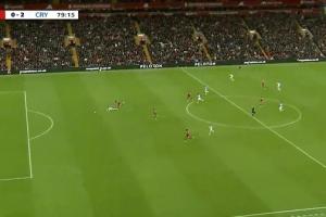 利物浦10人作戰(zhàn)！納洛拉倒單刀的德文尼，被裁判直紅罰下