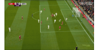 薩拉赫精彩突破傳中，可惜凱爾凱茲包抄踢高了