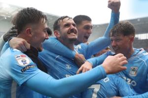 神奇逆轉(zhuǎn)！考文垂讓2追3逆轉(zhuǎn)10人西布朗，蘭帕德帶隊(duì)8分領(lǐng)跑英冠