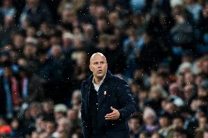 又被群嘲...利物浦跟隊：森林球迷在看臺唱“斯洛特明早就下課”