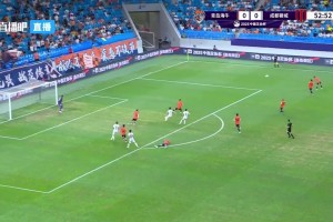 德爾加多惡意肘擊染紅，雙方皆10人應(yīng)戰(zhàn)