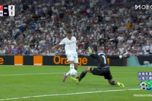 差之毫厘！姆巴佩單刀挑射破門！可惜越位再次進球無效！