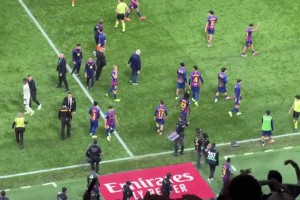 未參與謝場，亞馬爾和維尼修斯隔空叫板后直接返回更衣室